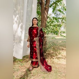 BNWT Velvet 3 Piece Bridal Pakistani Suit